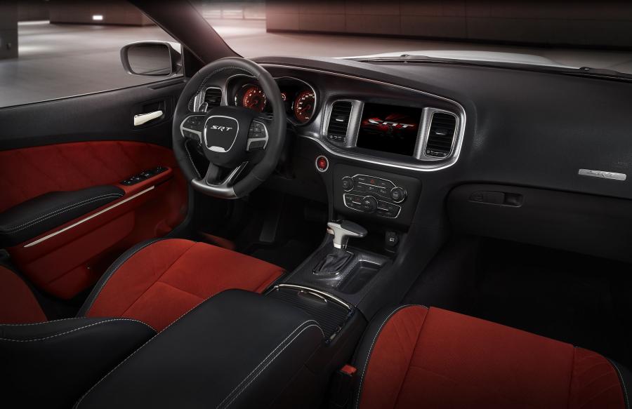 Интерьер Dodge Charger SRT Hellcat 2015 года  (фото 92 из 111)